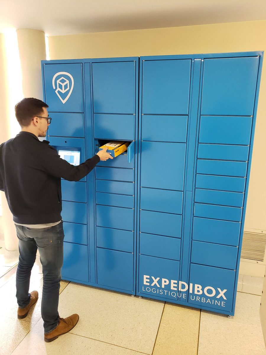 Продолжаются поставки постаматов для канадской компании Expedibox